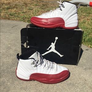 Jordan 12s  Og Cherry SiZe 11 2009 release
